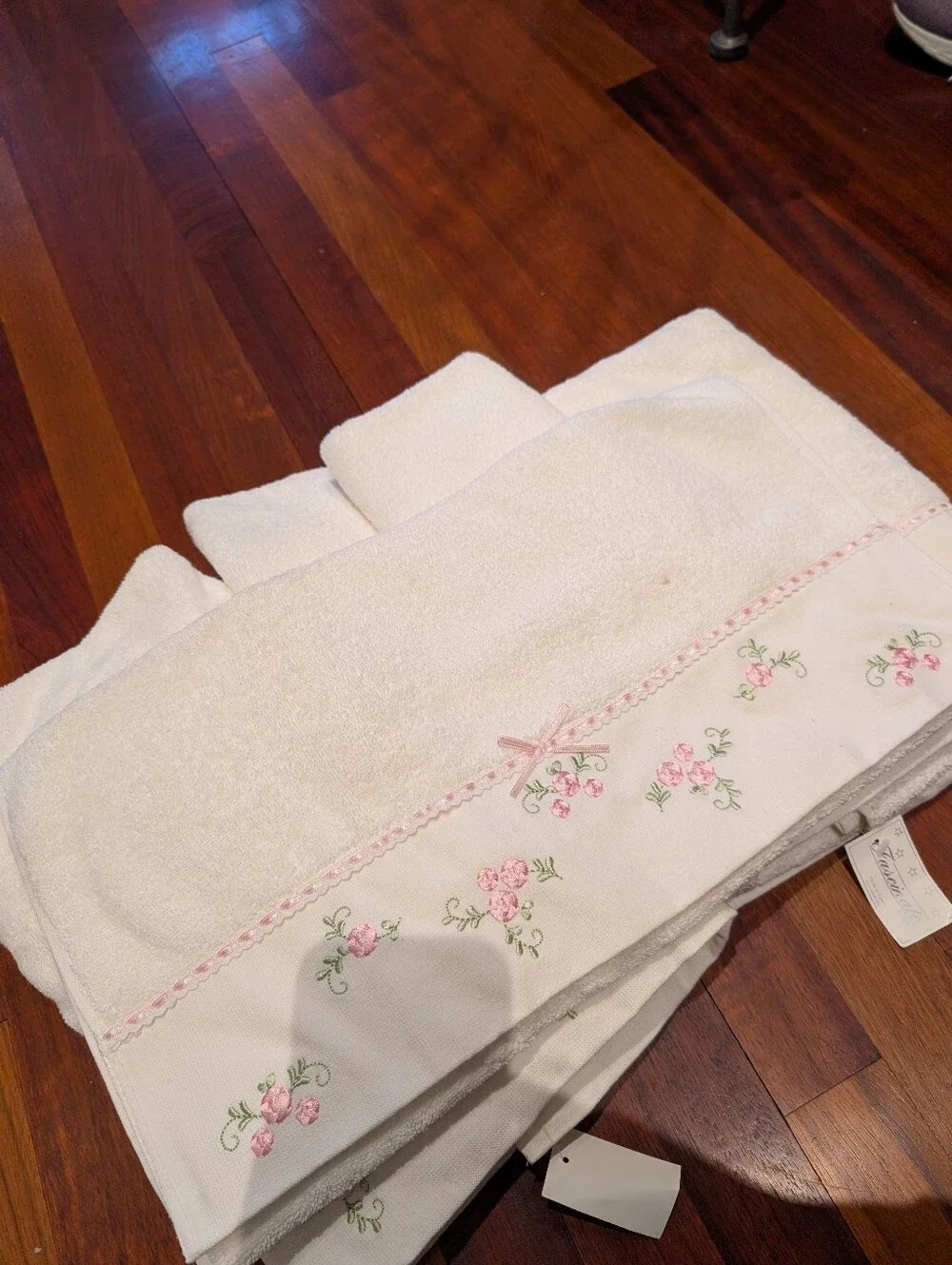 White Floral Embroidered Towel Set with Pink Accents Bows And Roses